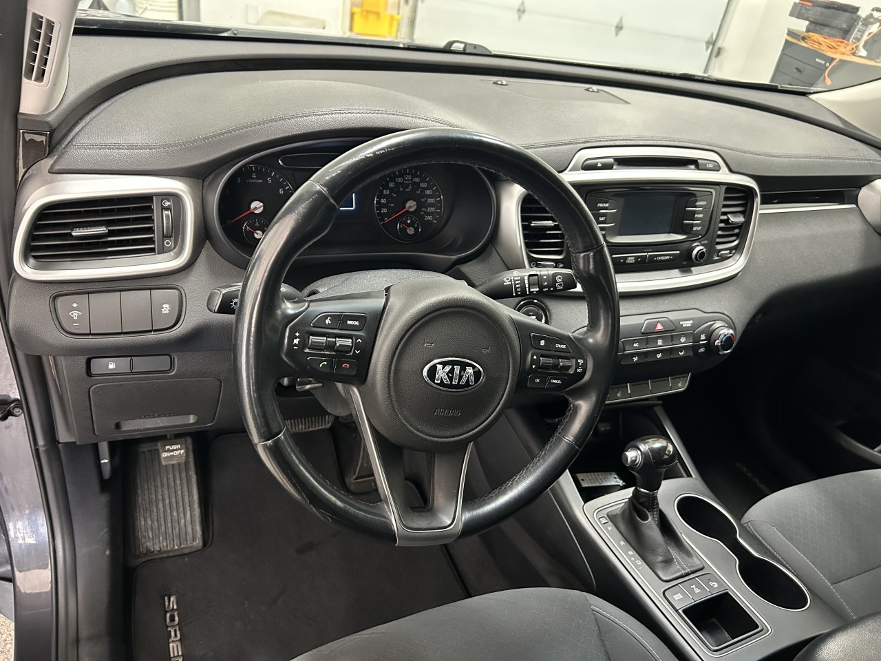 2016 Kia Sorento - Image 10