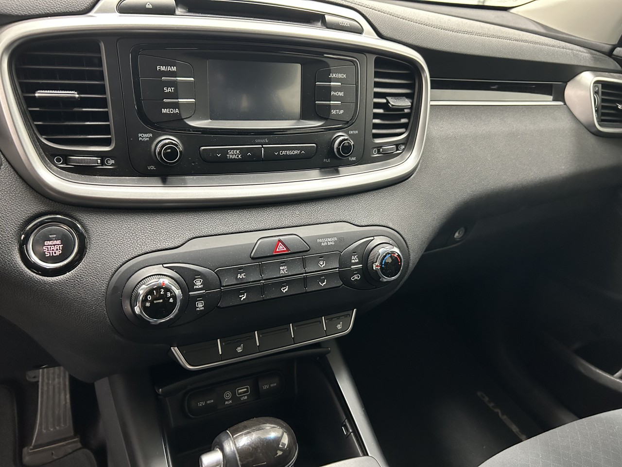 2016 Kia Sorento - Image 11