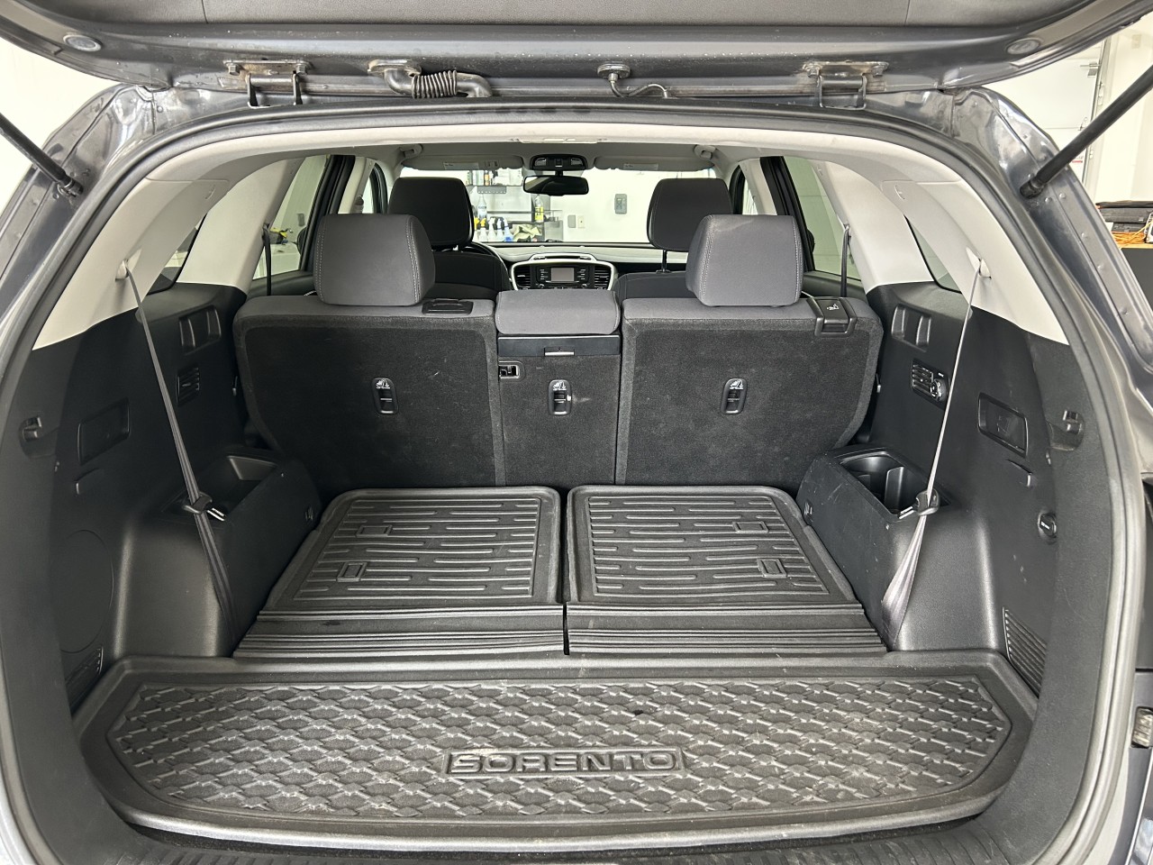 2016 Kia Sorento - Image 14