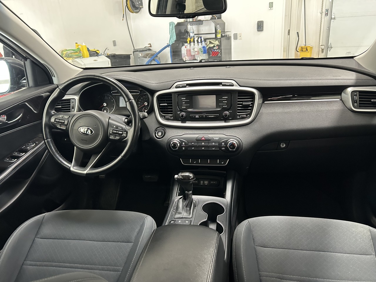 2016 Kia Sorento - Image 16