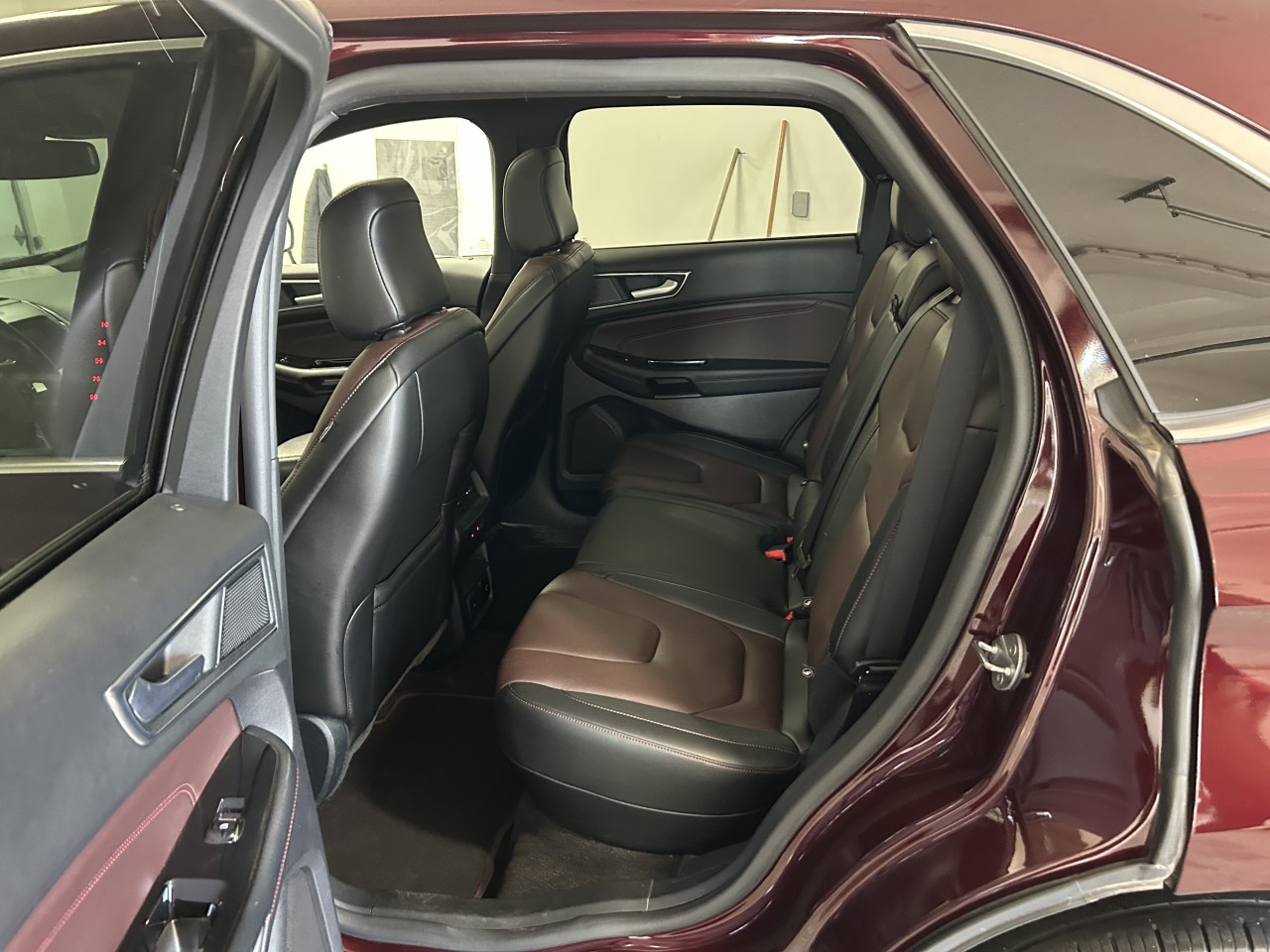 2020 Ford Edge - Image 15