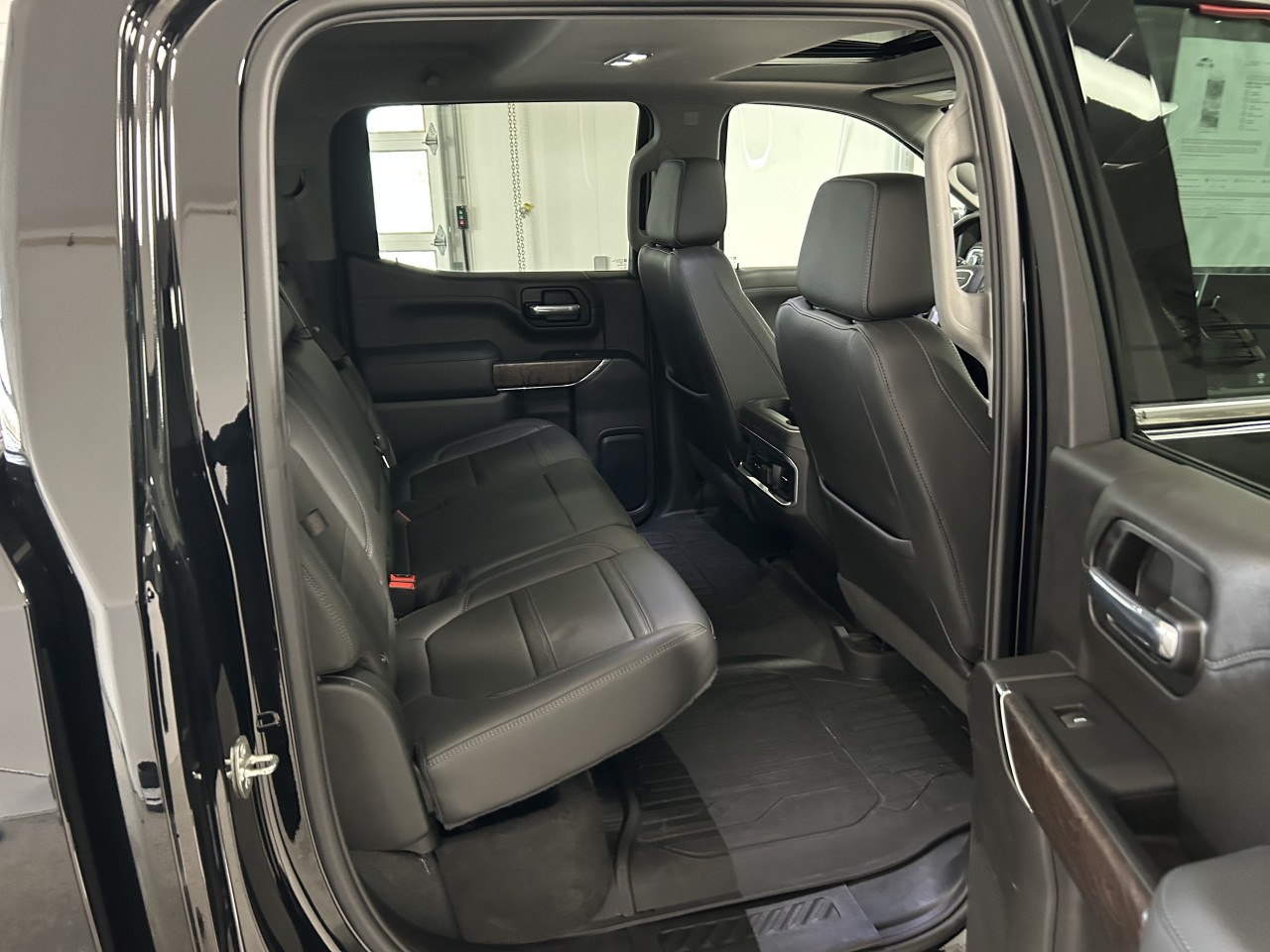 2021 GMC Sierra 1500 - Image 18