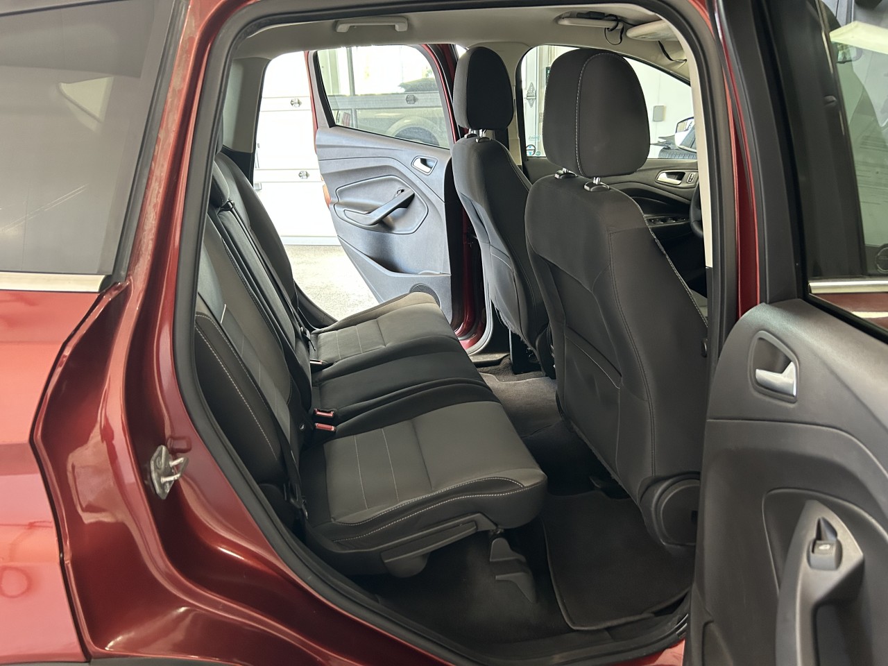 2015 Ford Escape - Image 16