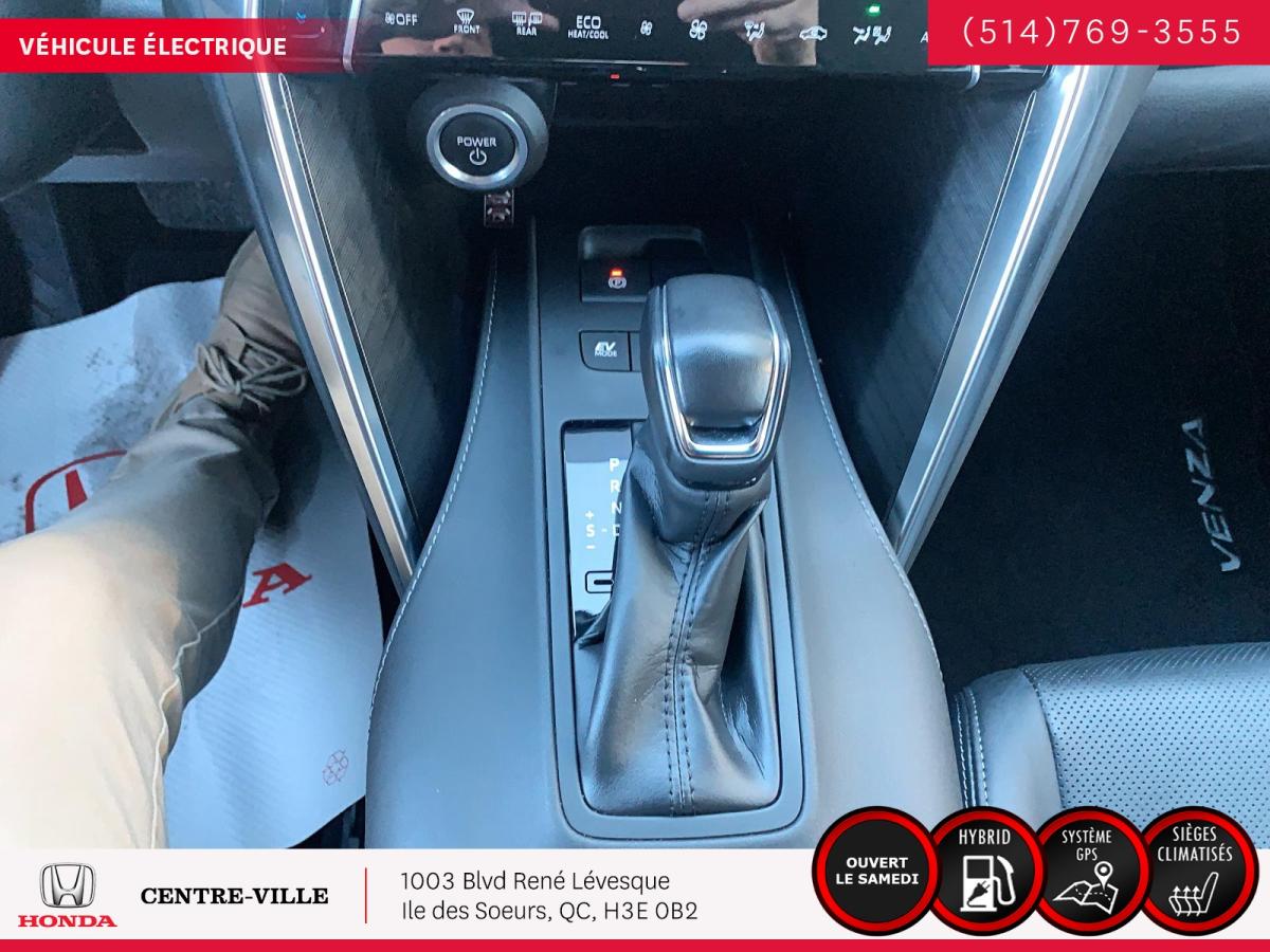 2023 Toyota Venza - Image 18