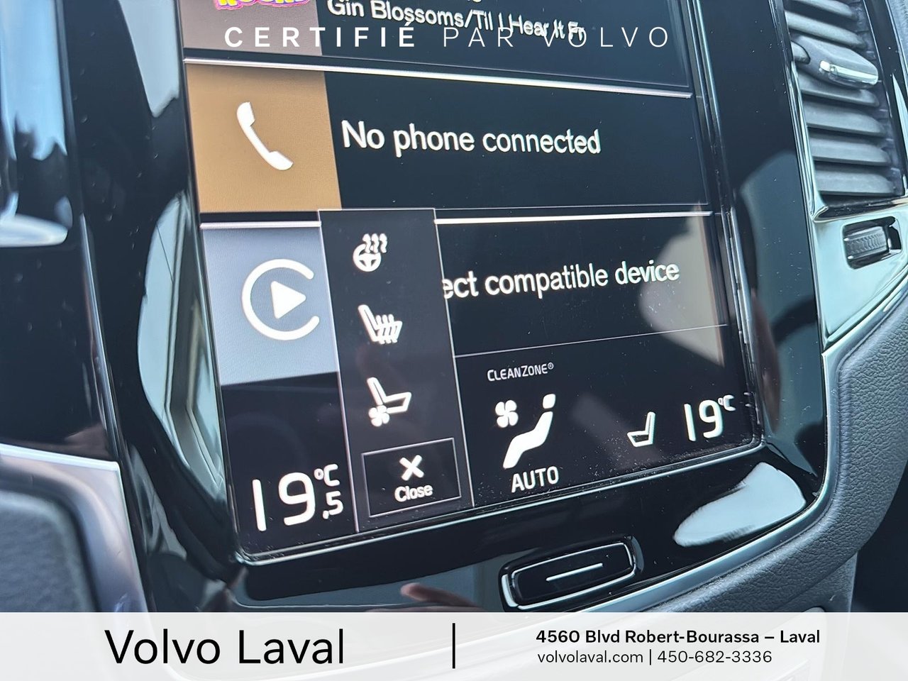 2022 Volvo XC90 - Image 17