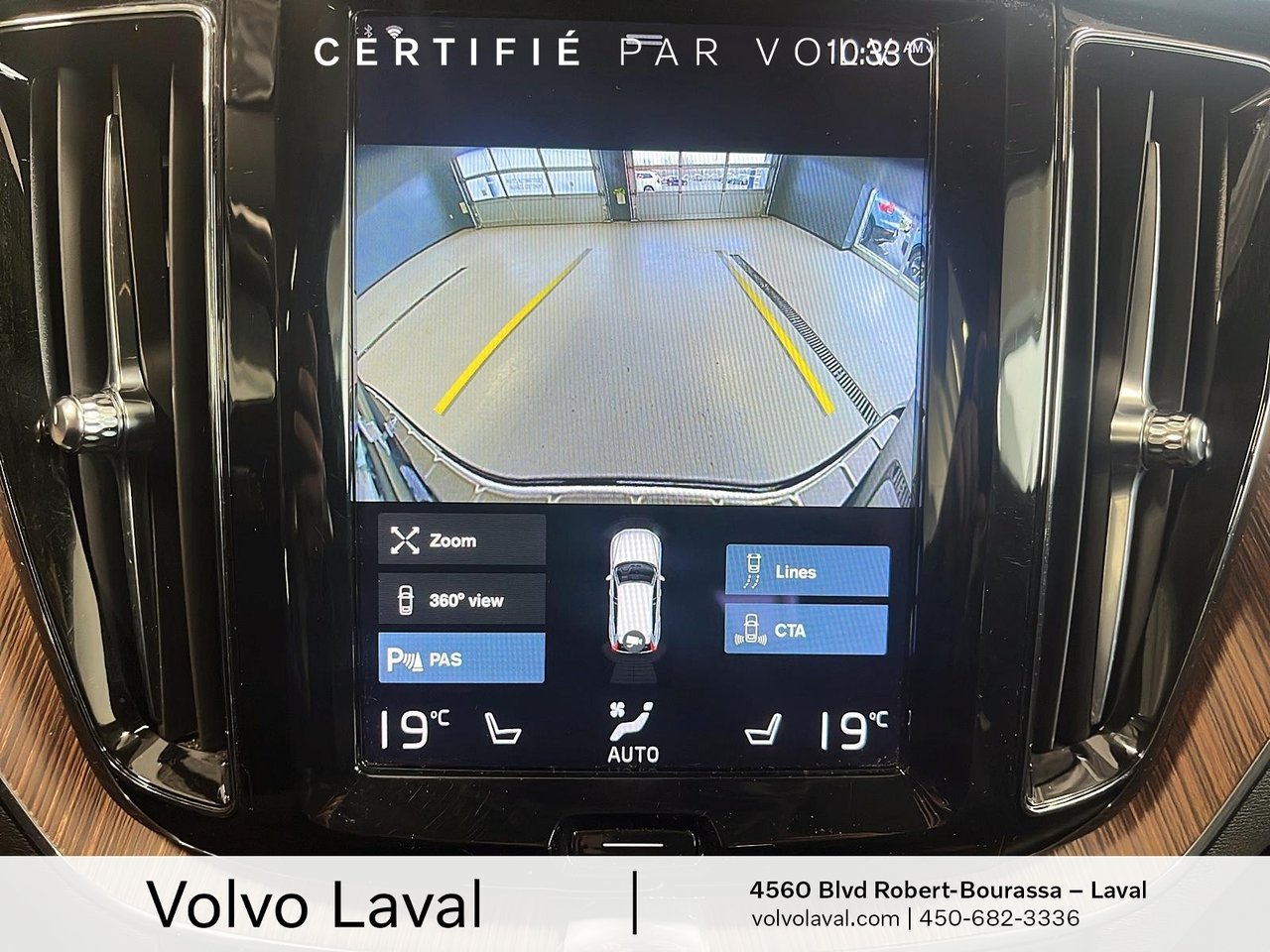 2021 Volvo XC60 - Image 16