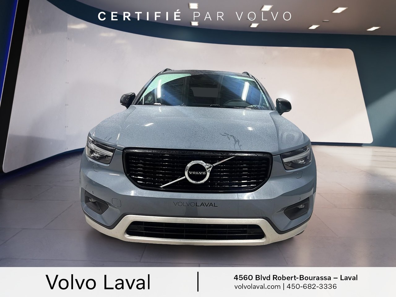 2022 Volvo XC40 - Image 2