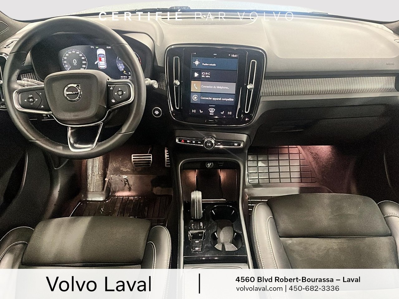 2022 Volvo XC40 - Image 10