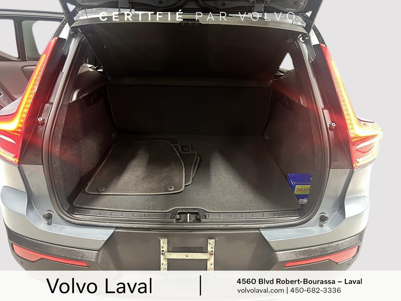 2022 Volvo XC40 - Image 20