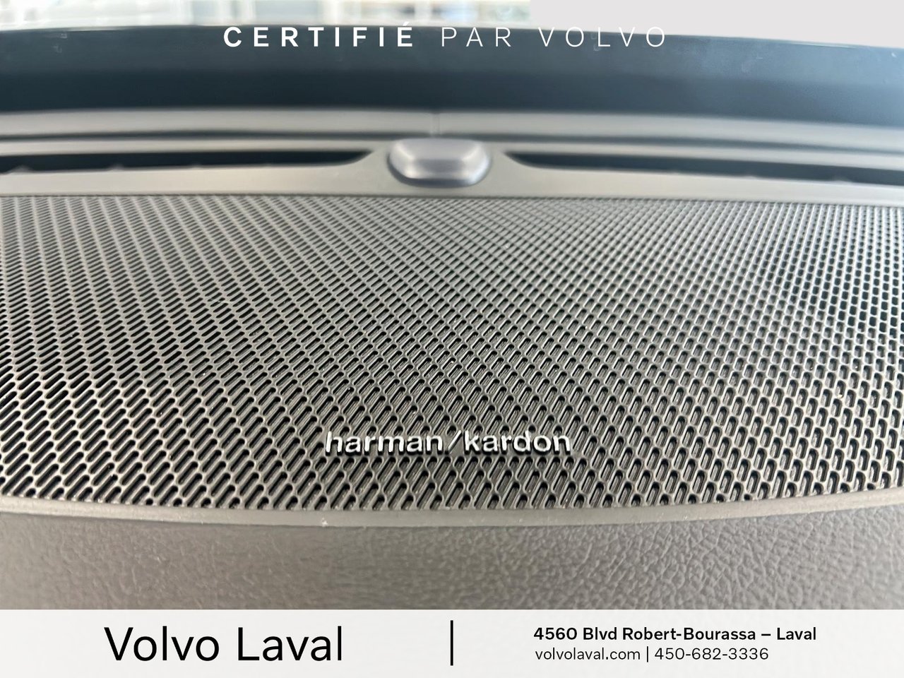 2022 Volvo XC90 - Image 12