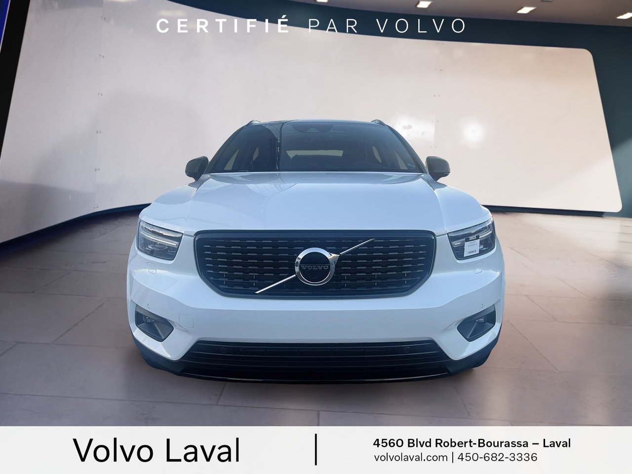2022 Volvo XC40 - Image 2