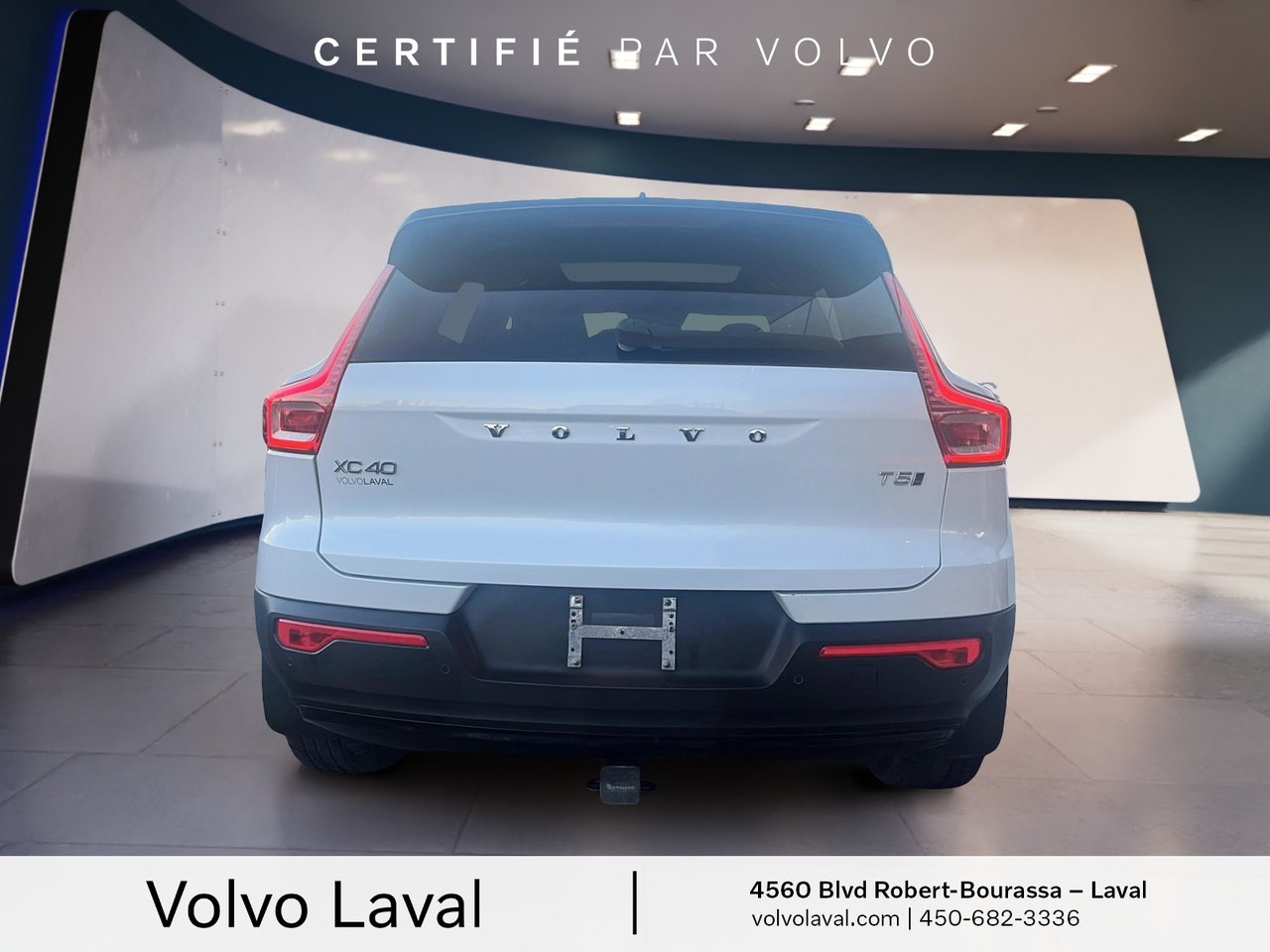 2022 Volvo XC40 - Image 7