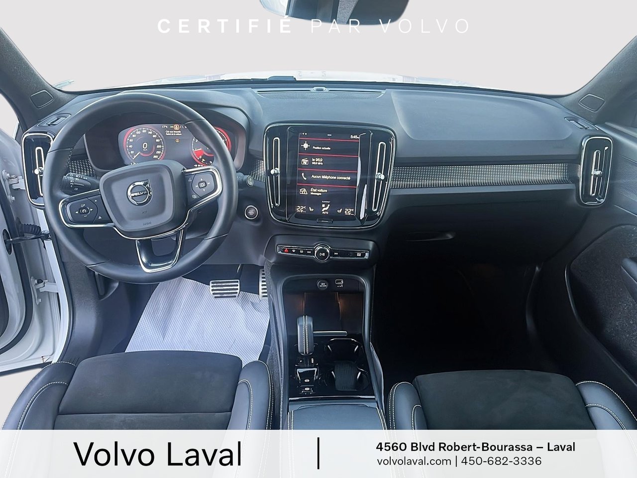 2022 Volvo XC40 - Image 11