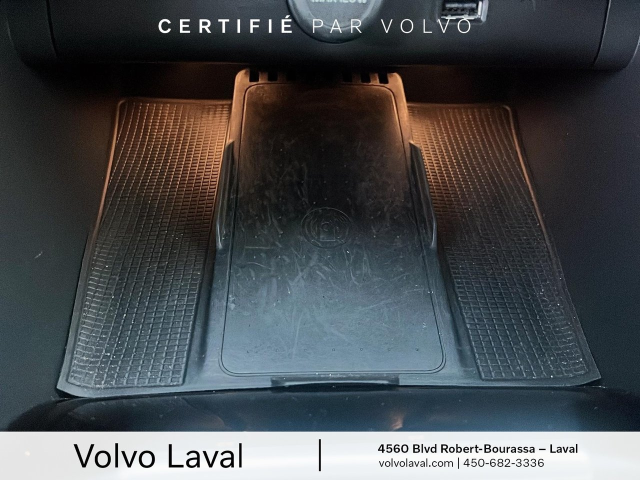 2022 Volvo XC40 - Image 14