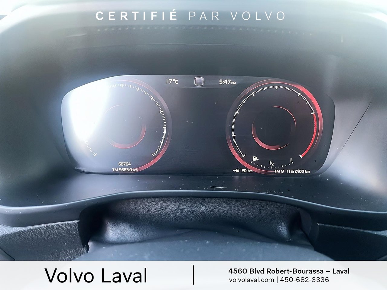 2022 Volvo XC40 - Image 19