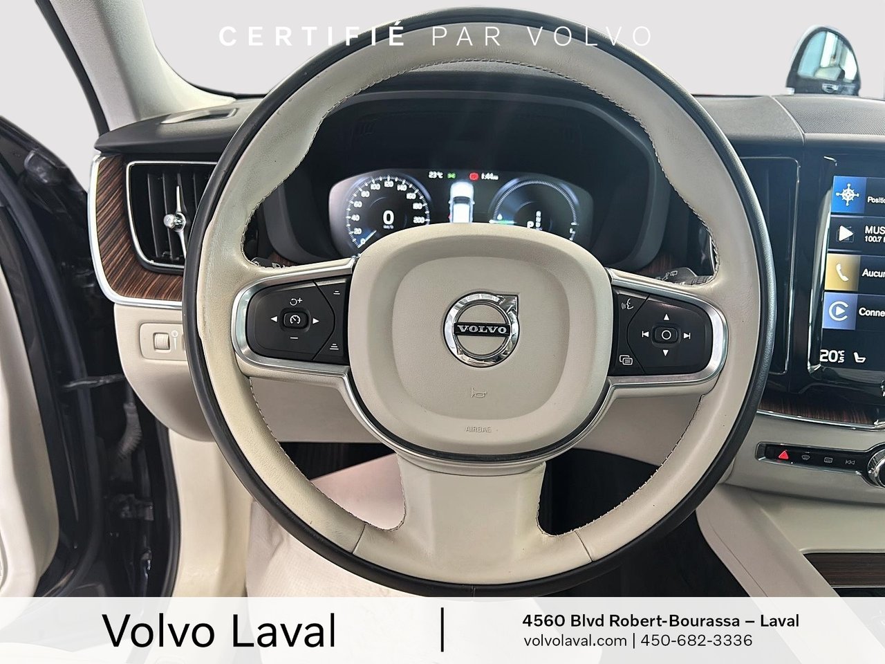2021 Volvo XC60 - Image 10