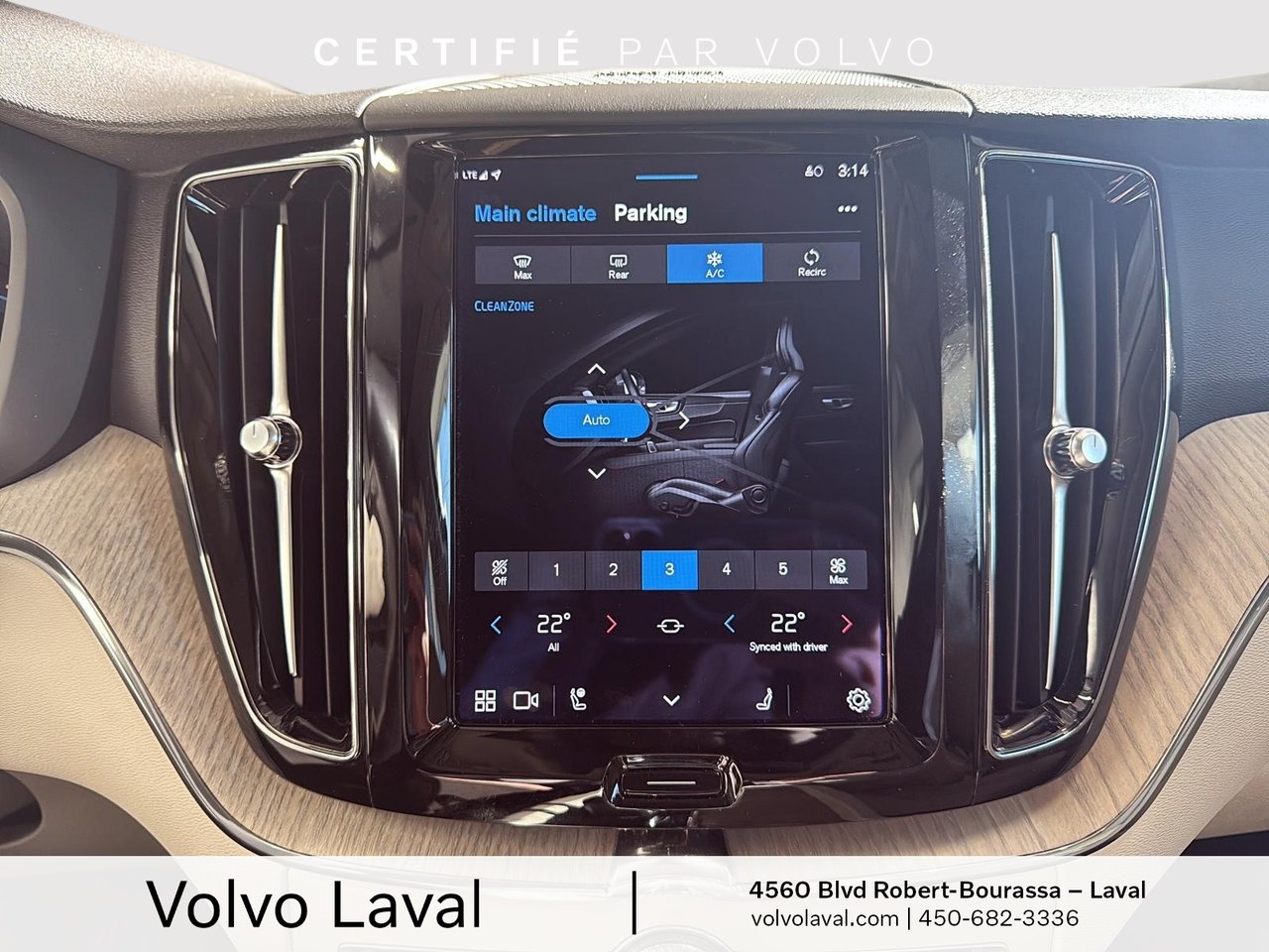 2023 Volvo XC60 - Image 17