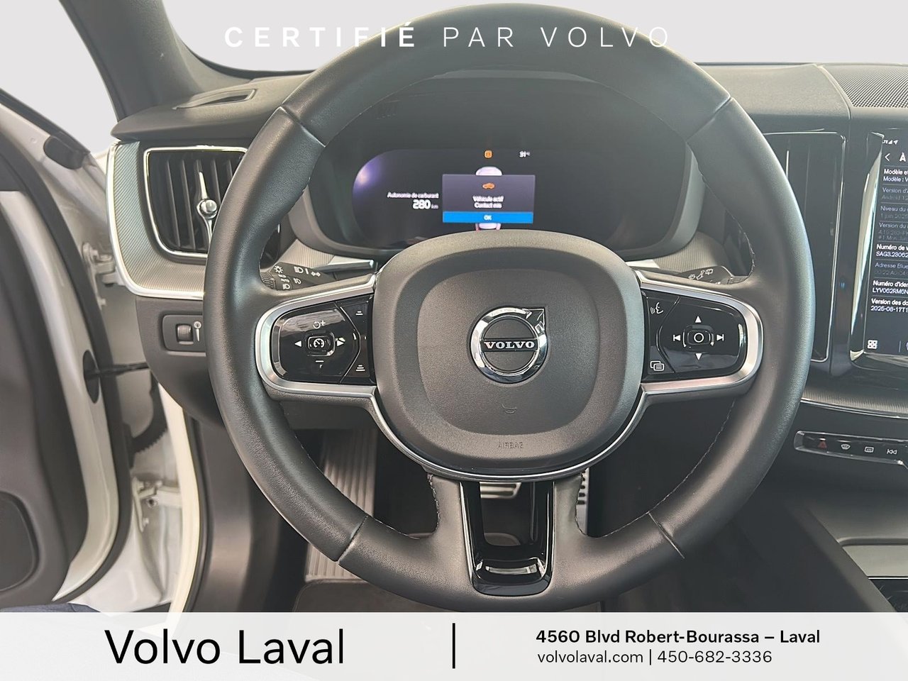 2022 Volvo XC60 - Image 12