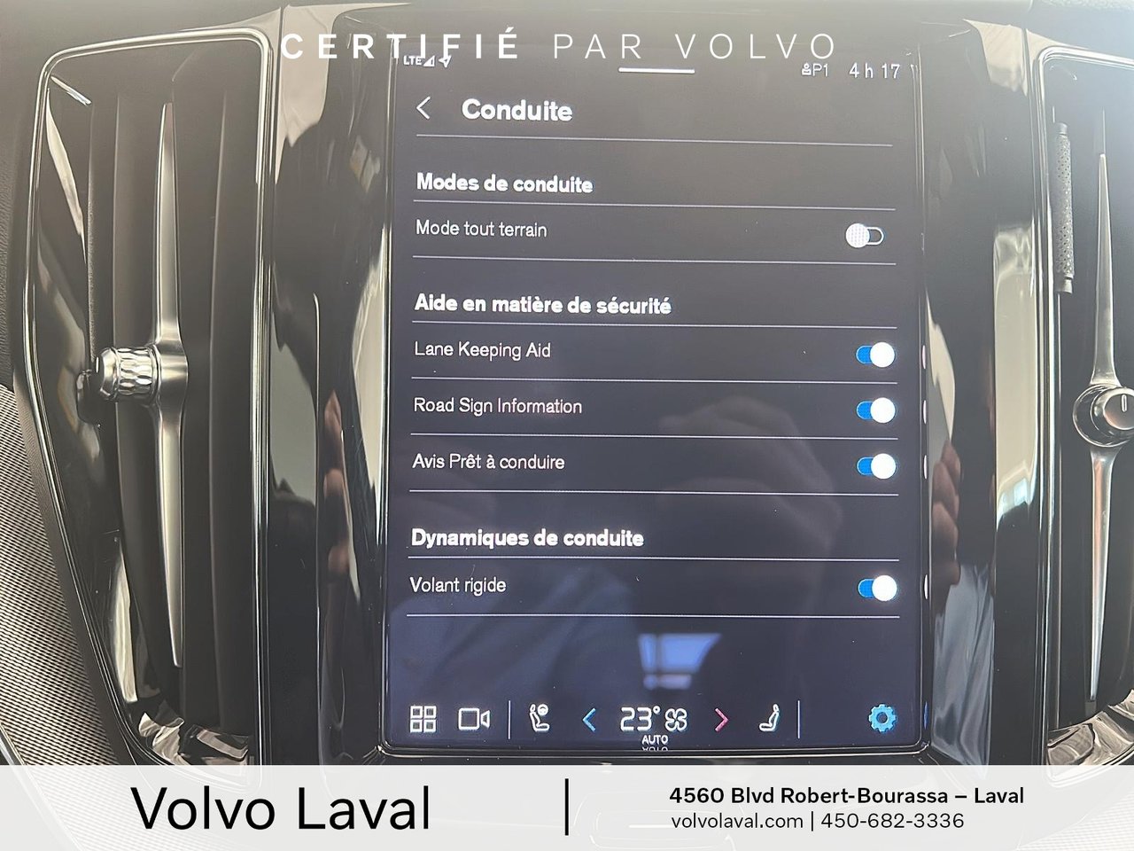 2022 Volvo XC60 - Image 17