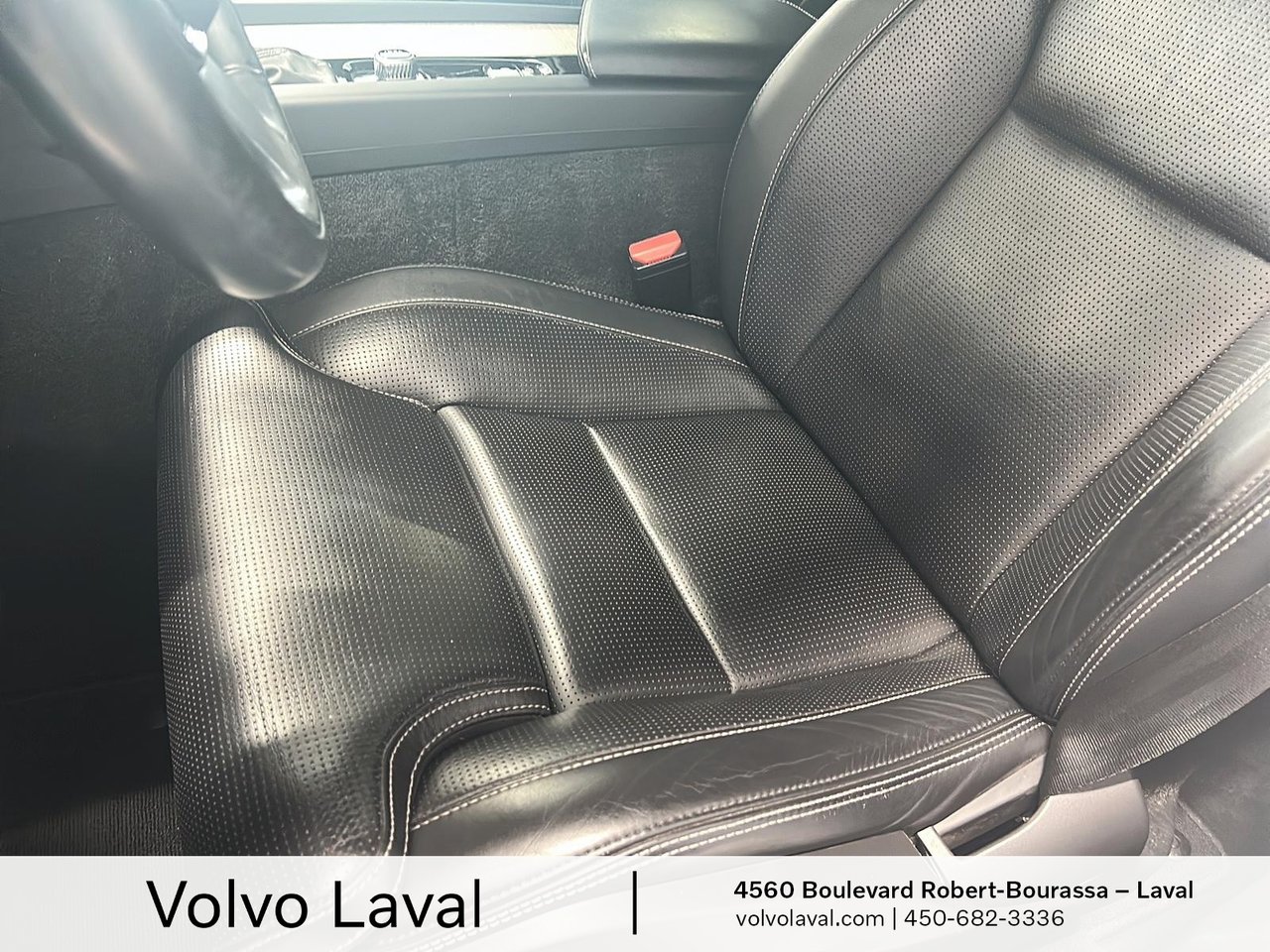 2020 Volvo XC60 - Image 8