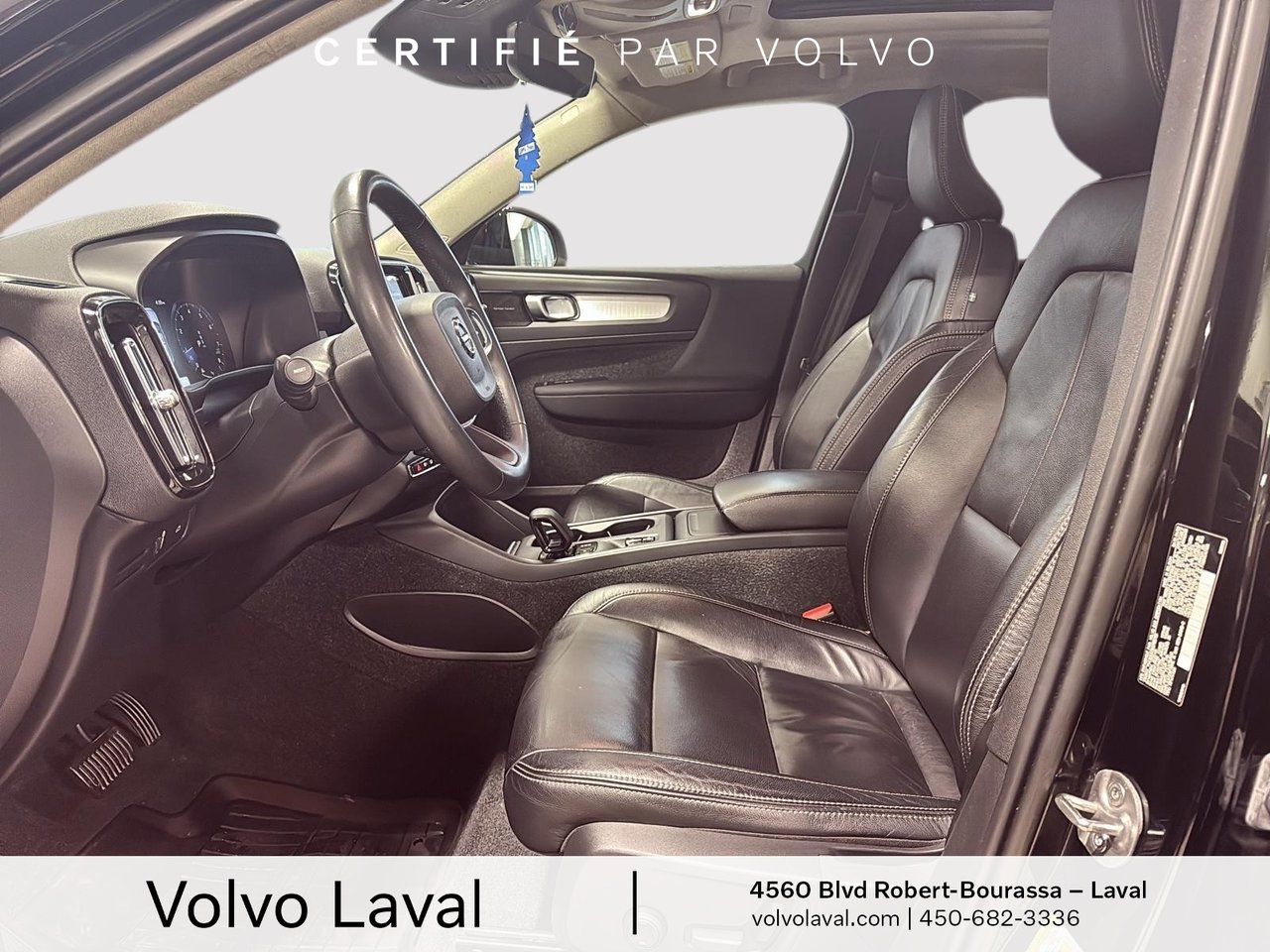 2022 Volvo XC40 - Image 8