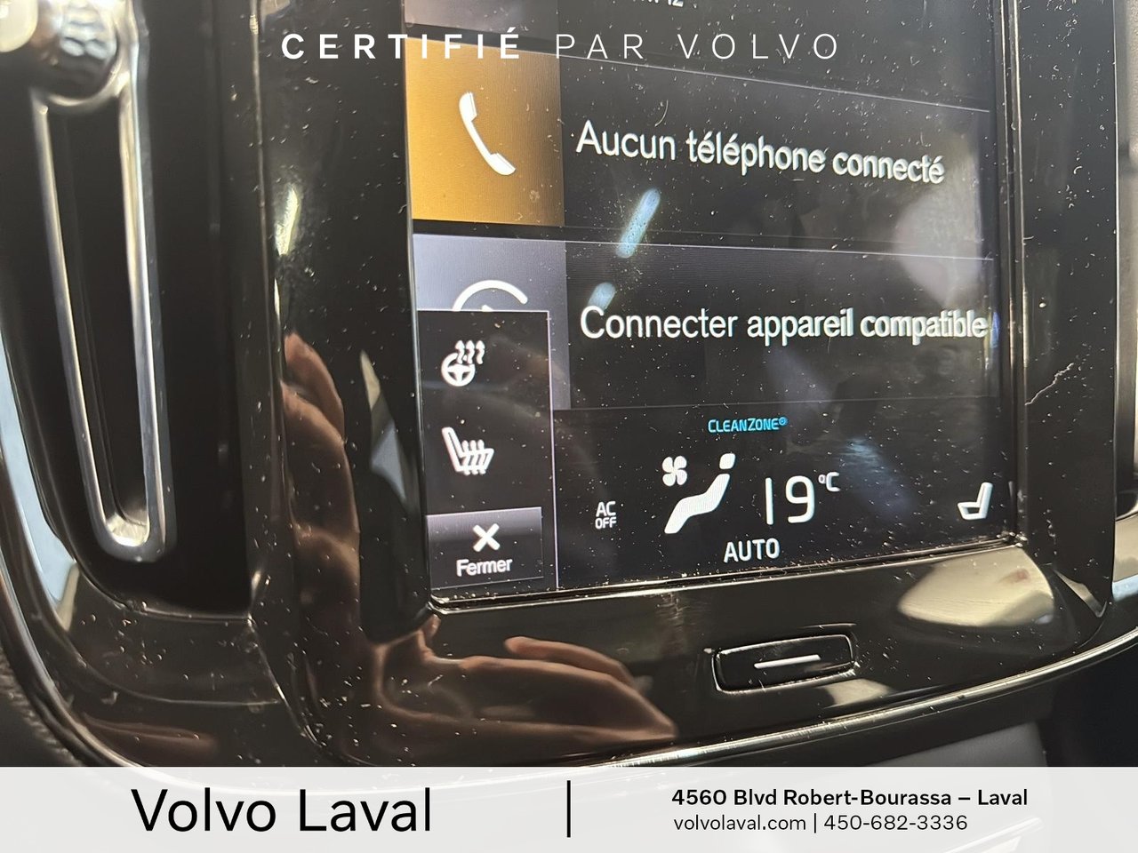 2022 Volvo XC40 - Image 14