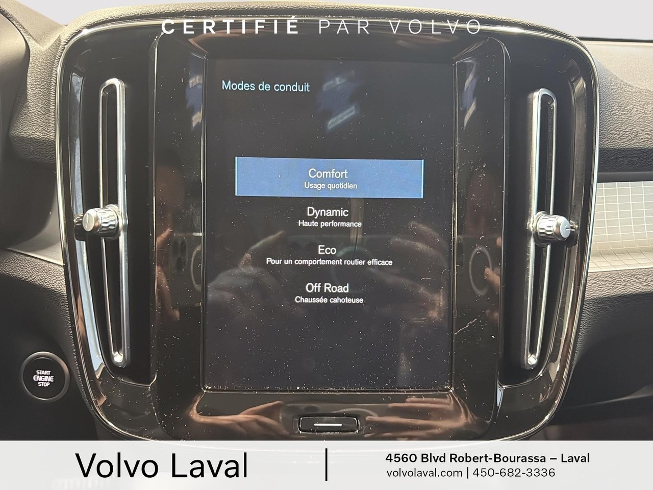 2022 Volvo XC40 - Image 17