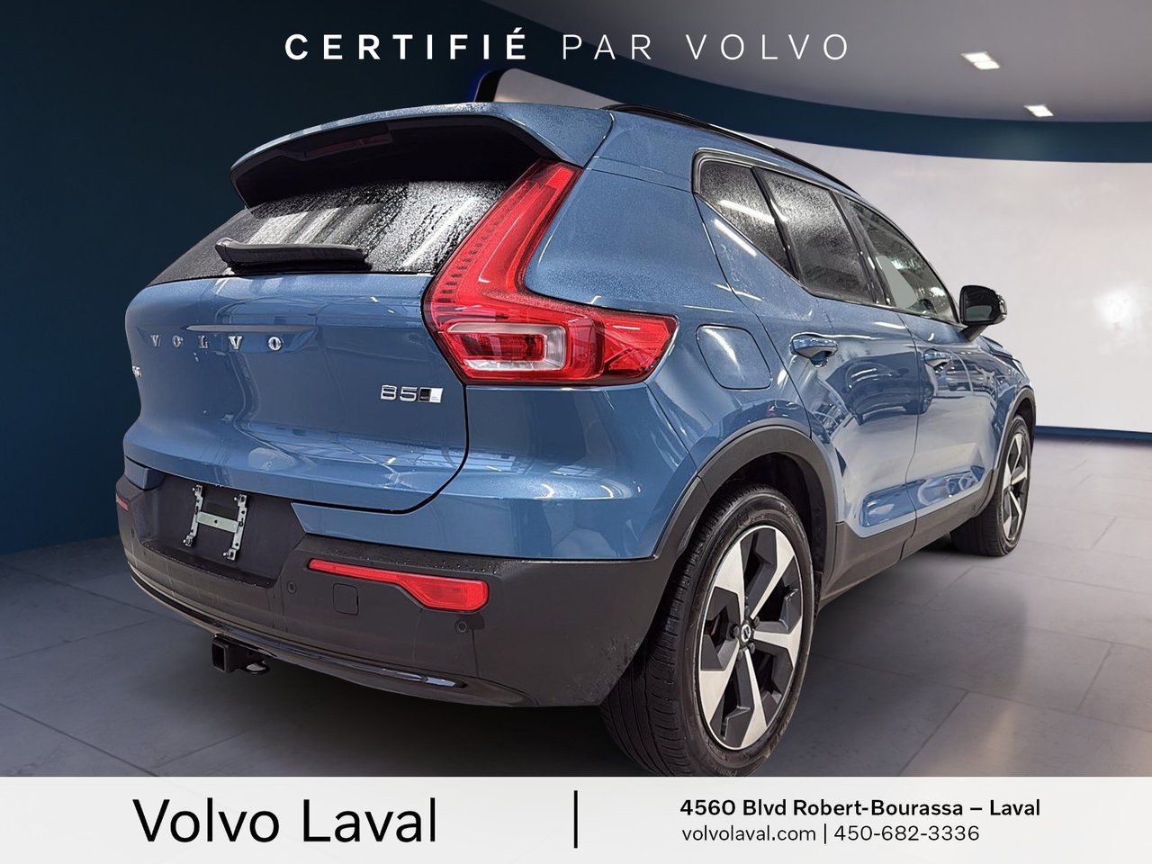 2023 Volvo XC40 - Image 3