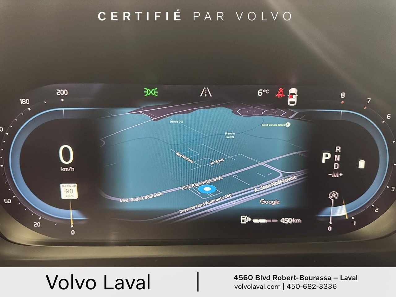 2023 Volvo XC40 - Image 10