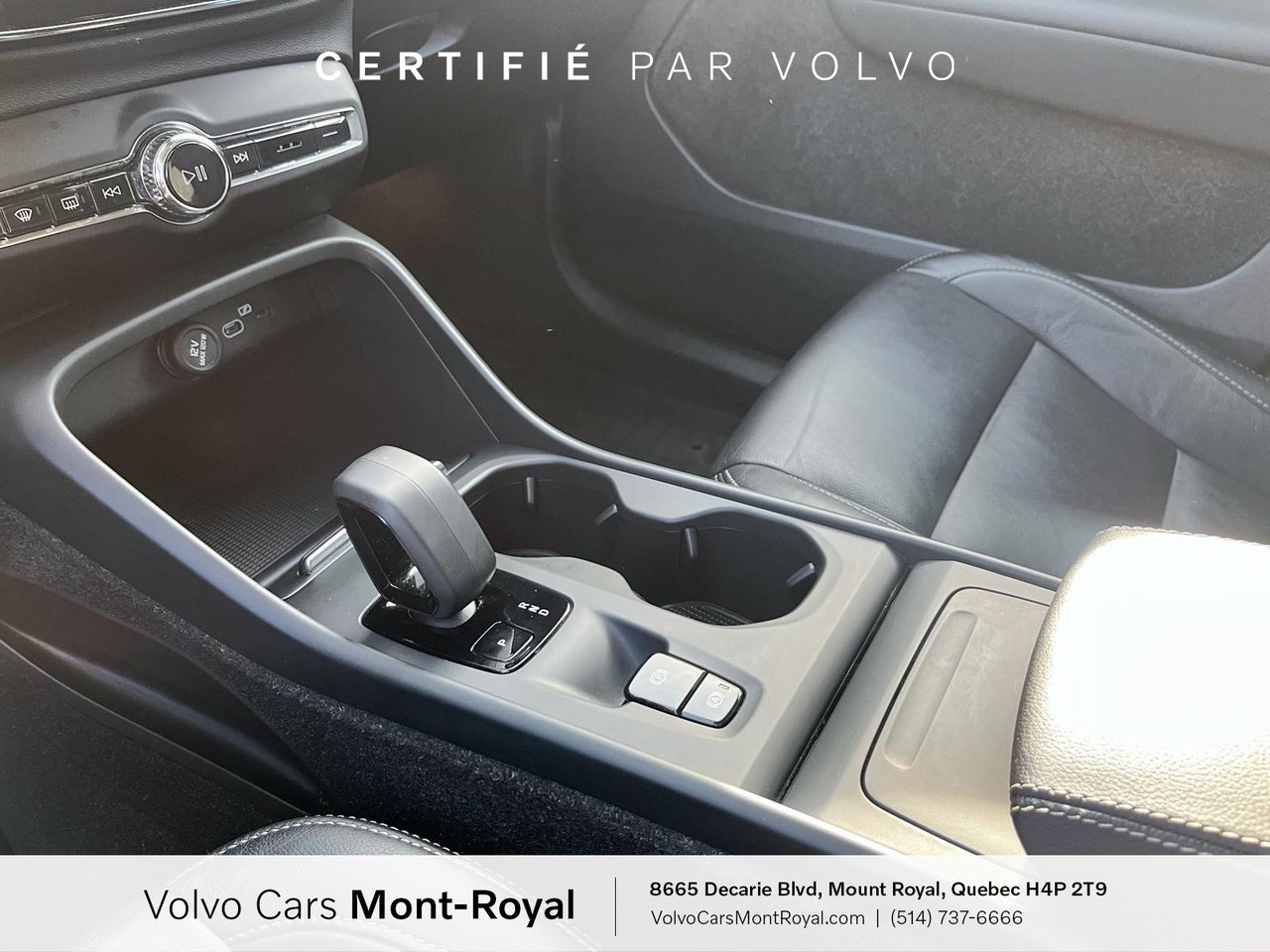 2023 Volvo XC40 - Image 13