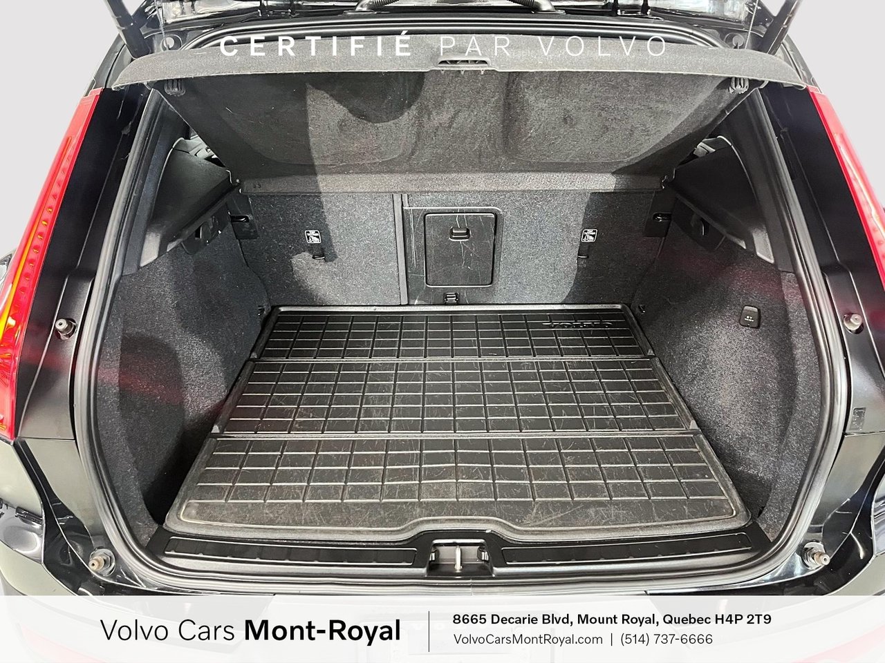 2022 Volvo XC40 Recharge Pure Electric - Image 5