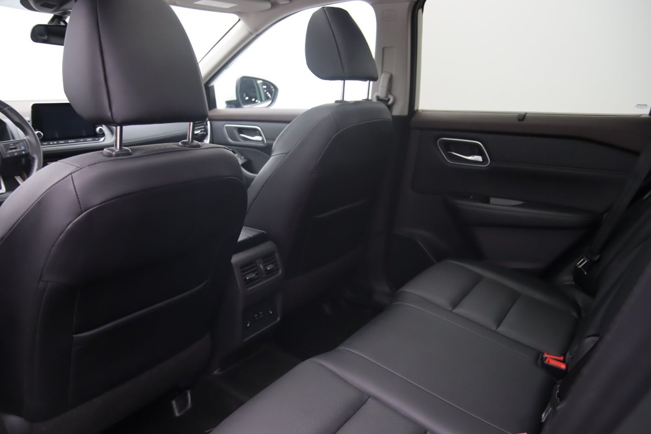 2021 Nissan Rogue - Image 9