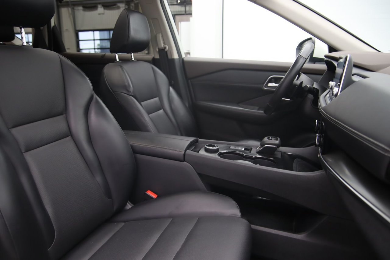 2021 Nissan Rogue - Image 16