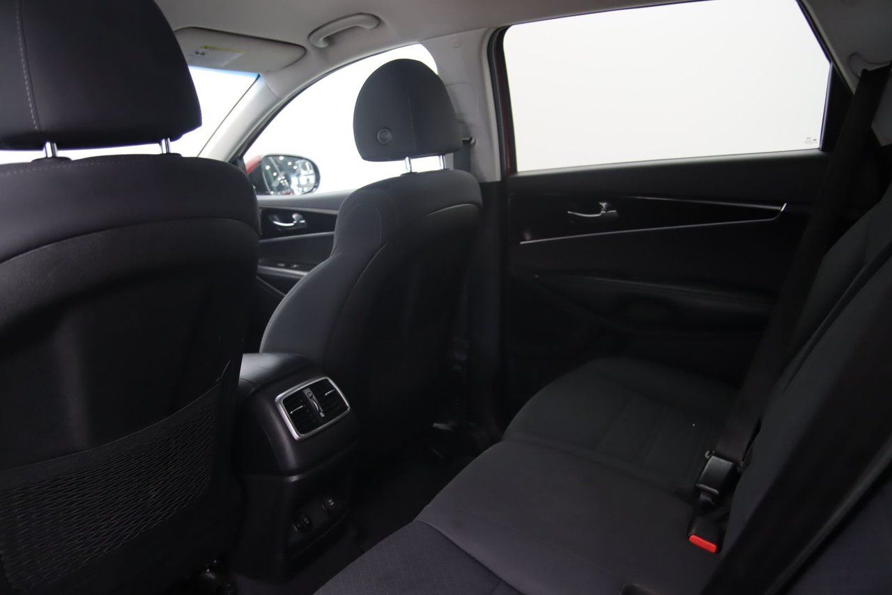 2019 Kia Sorento - Image 8