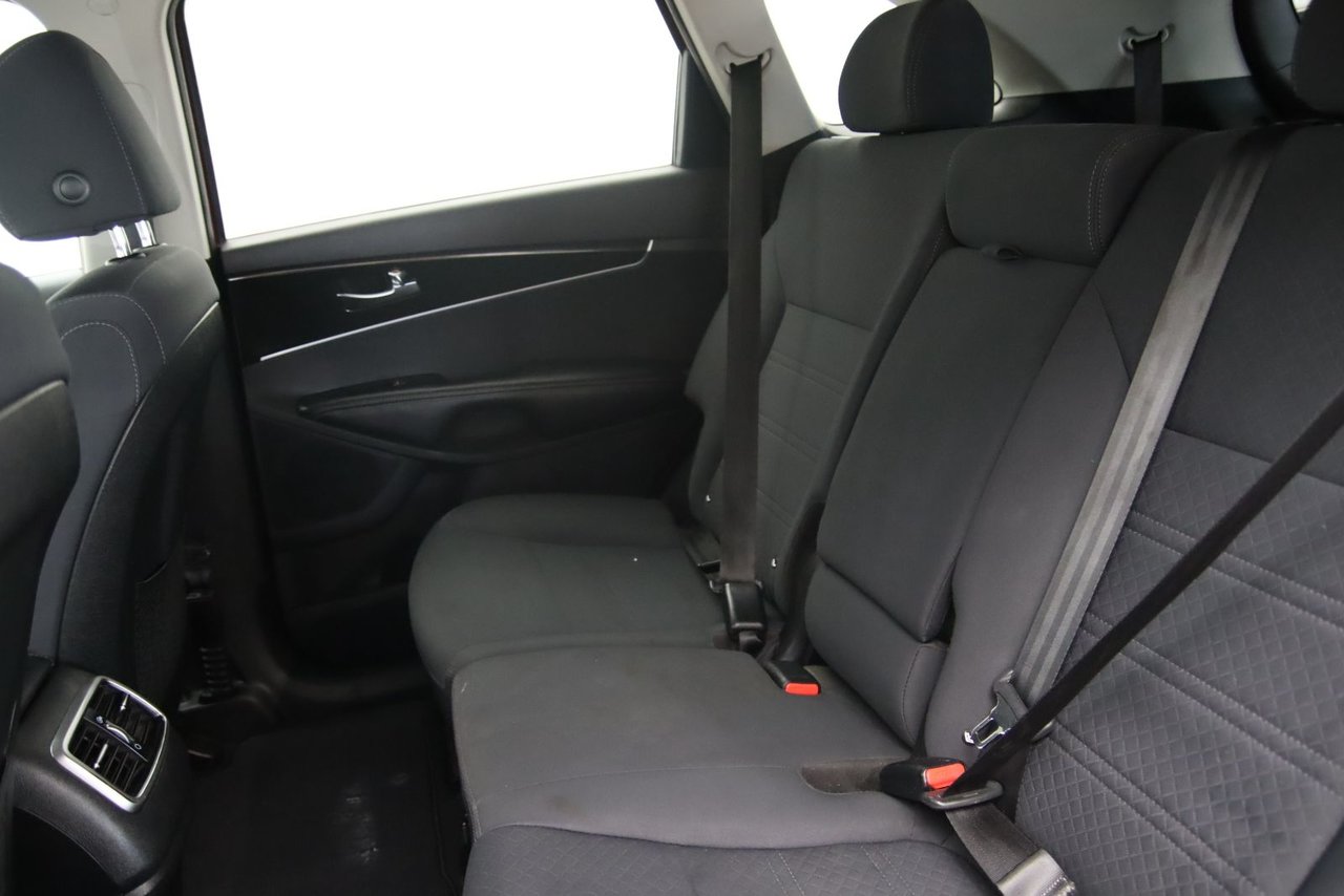 2019 Kia Sorento - Image 9