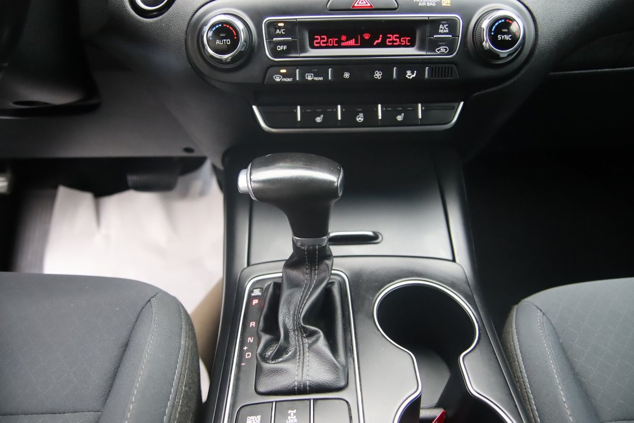 2019 Kia Sorento - Image 13