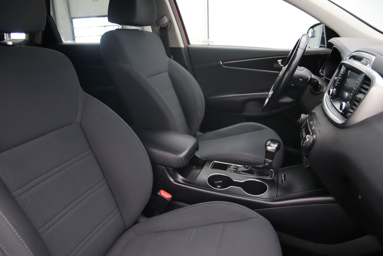 2019 Kia Sorento - Image 15