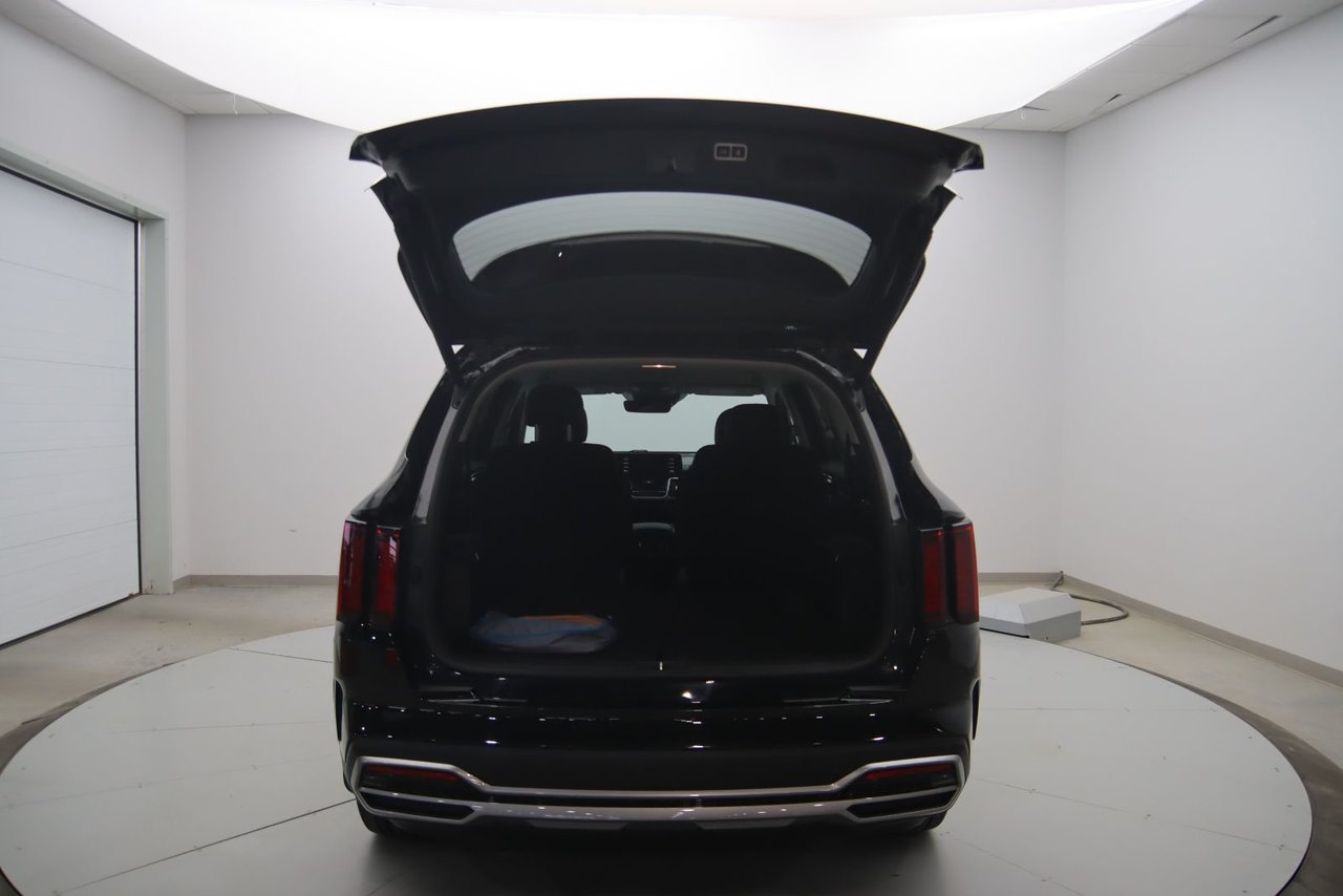 2023 Kia Sorento Plug-In Hybrid - Image 17