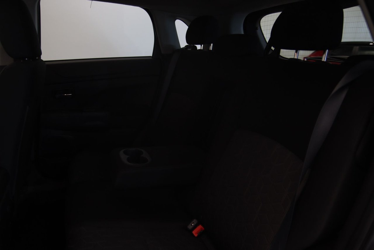 2022 Mitsubishi RVR - Image 9