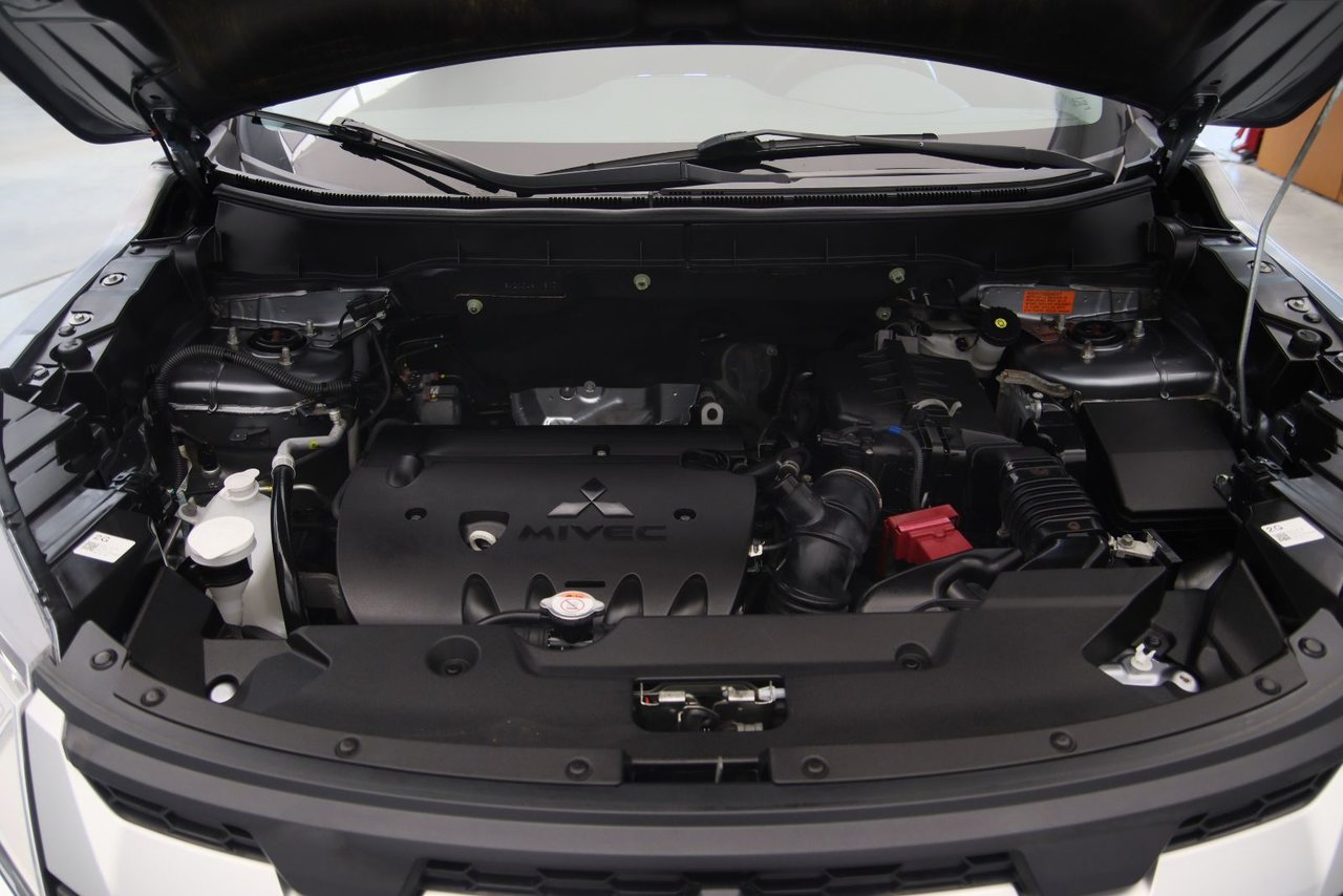 2022 Mitsubishi RVR - Image 16