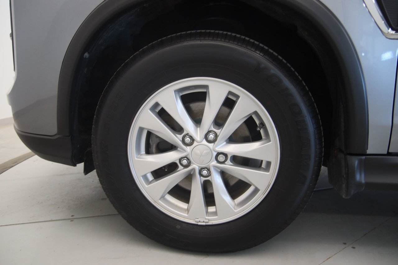 2022 Mitsubishi RVR - Image 18