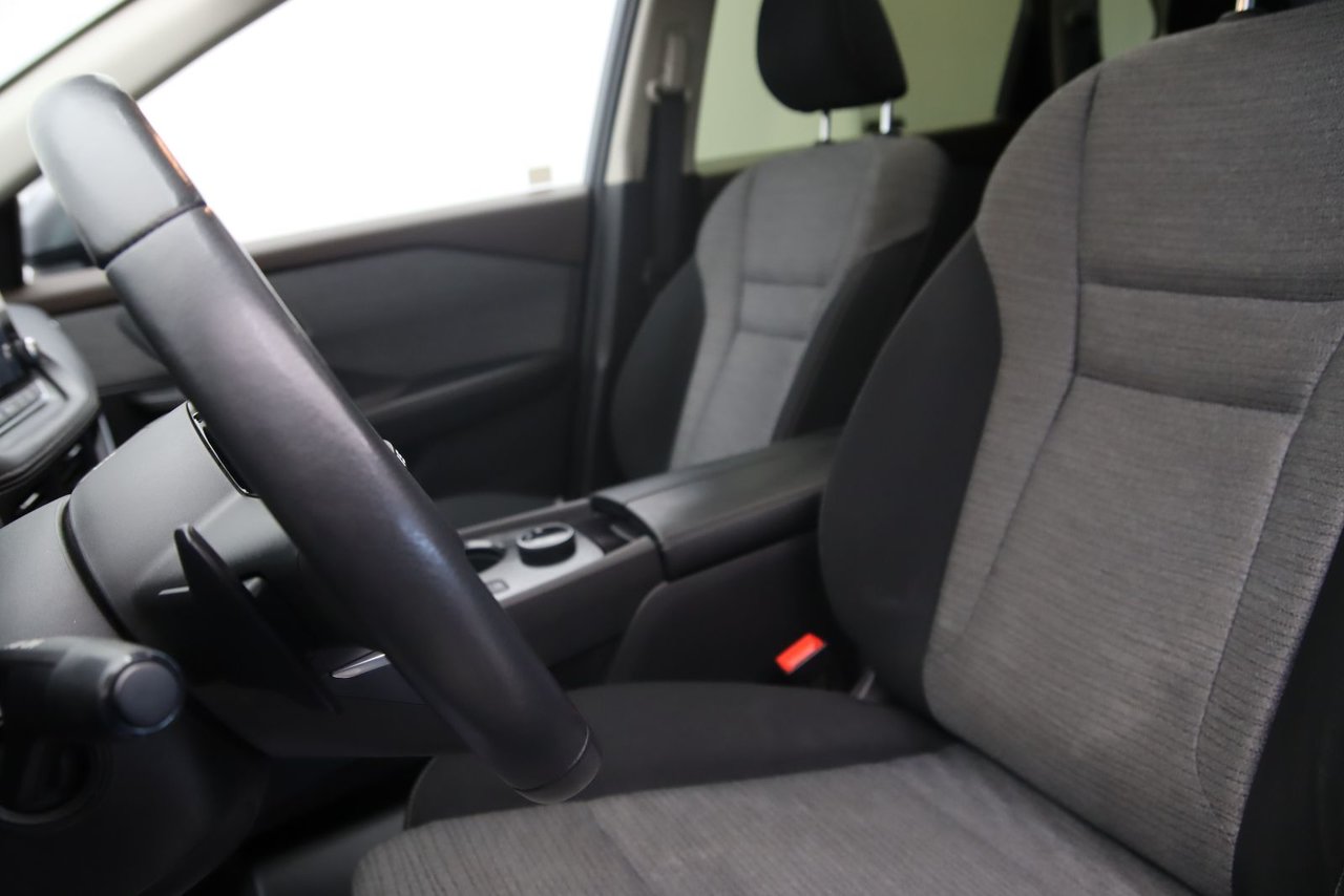 2023 Nissan Rogue - Image 7