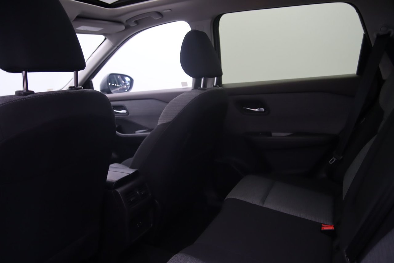 2023 Nissan Rogue - Image 9