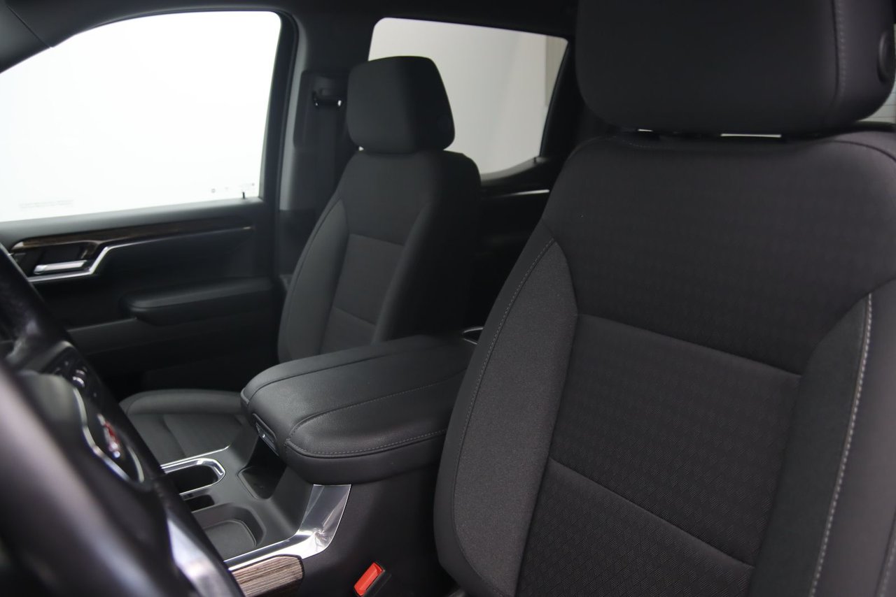 2023 GMC Sierra 1500 - Image 7