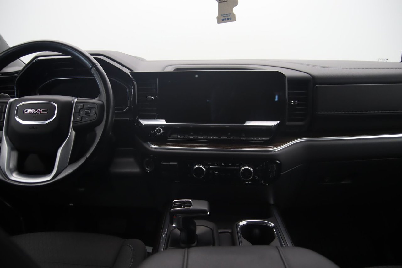 2023 GMC Sierra 1500 - Image 10