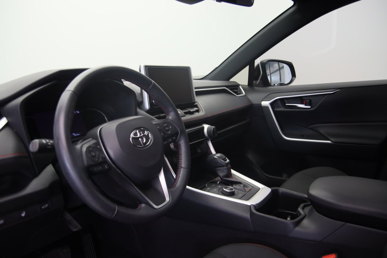 2023 Toyota RAV4 Prime - Image 6