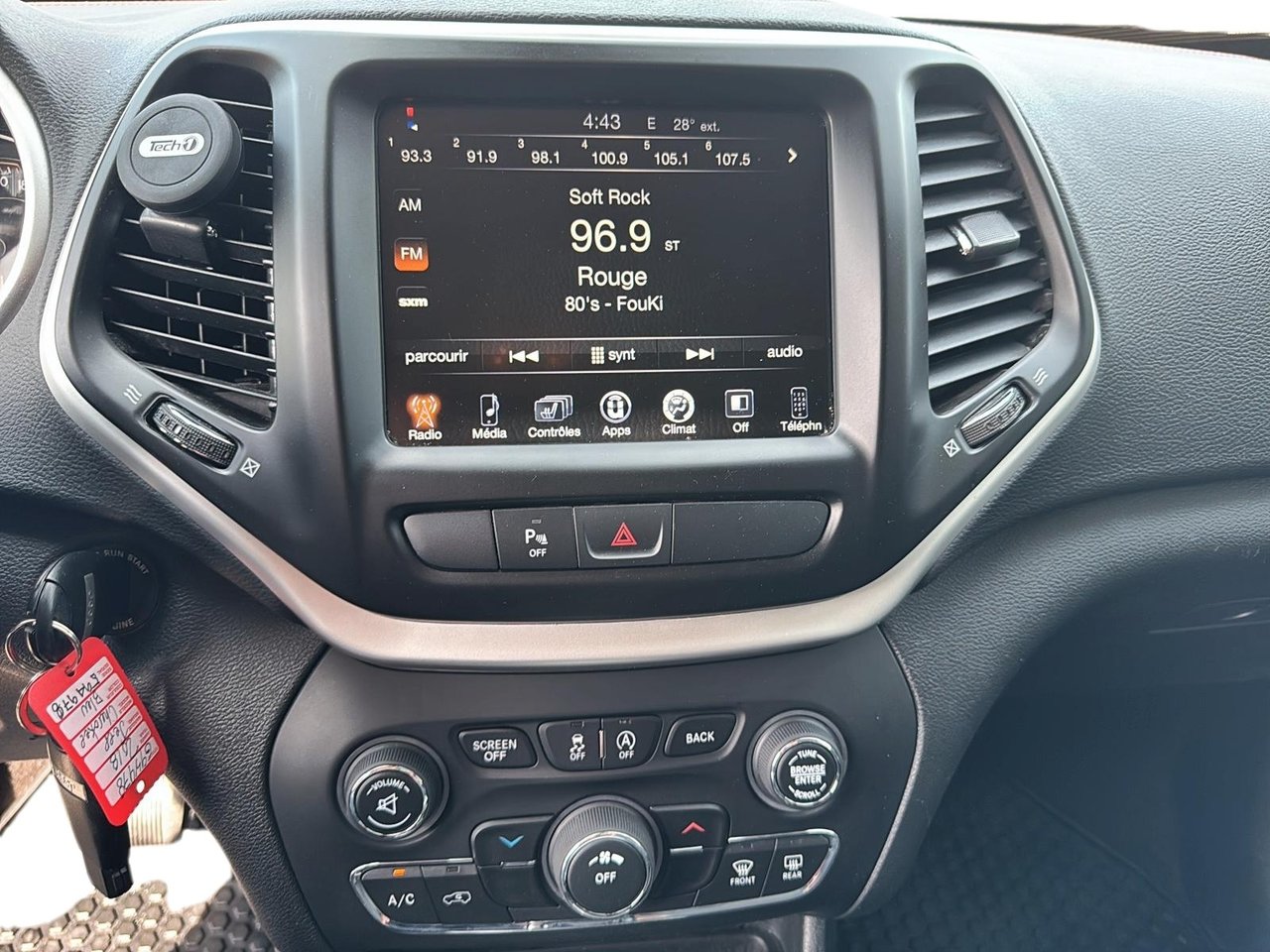 2018 Jeep Cherokee - Image 14