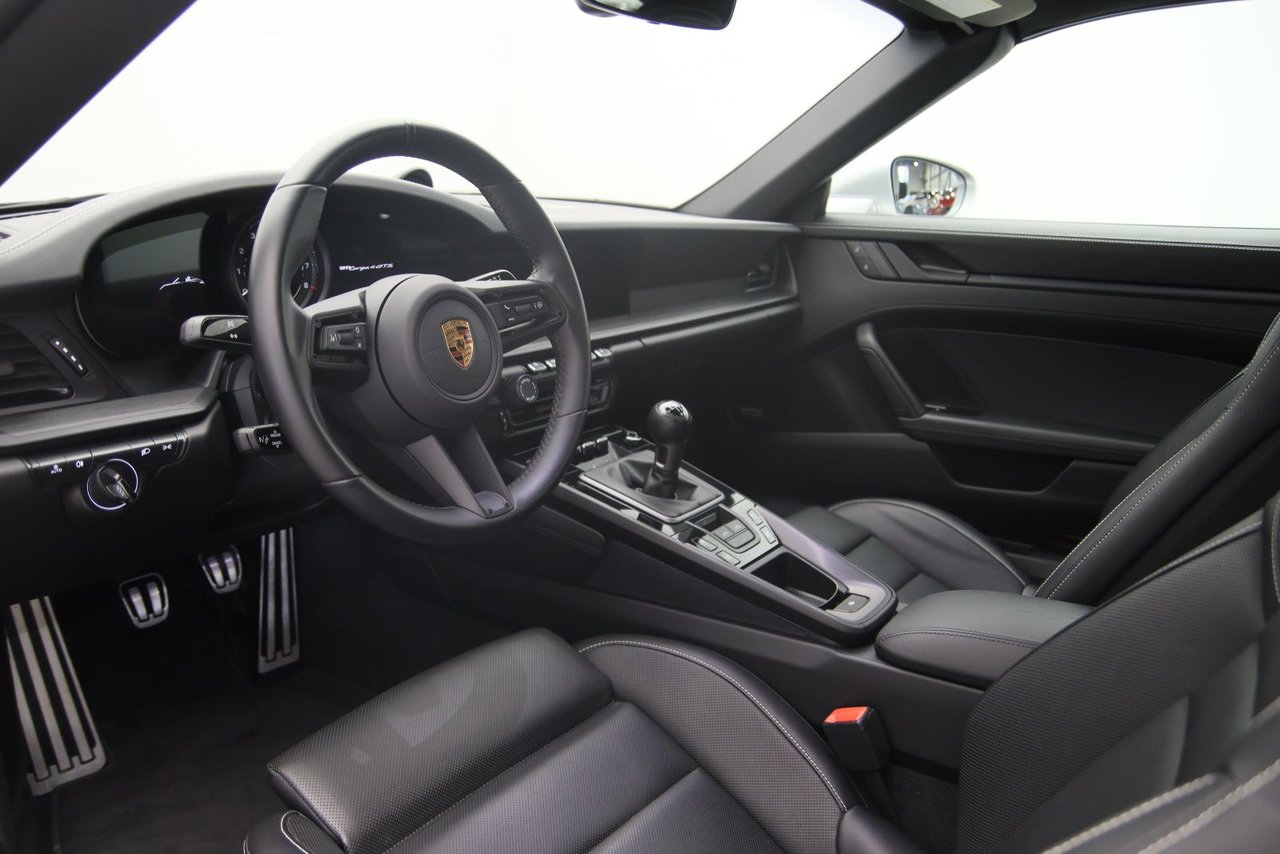 2022 Porsche 911 - Image 6