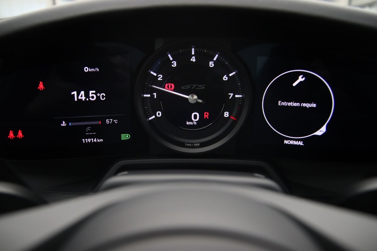 2022 Porsche 911 - Image 10