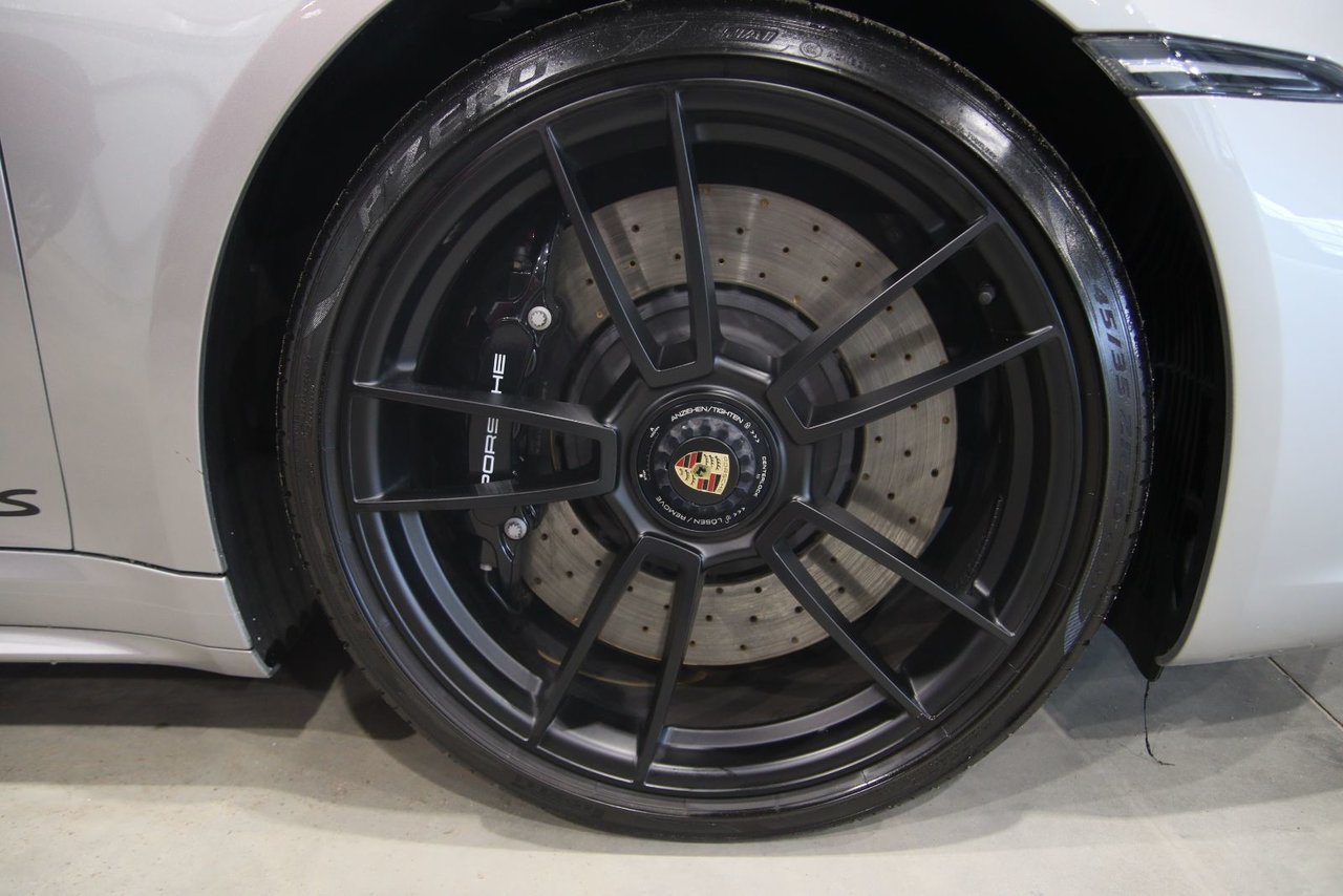 2022 Porsche 911 - Image 16